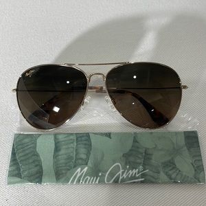 Men’s Maui Jim Mavericks Gold Frame NWOT